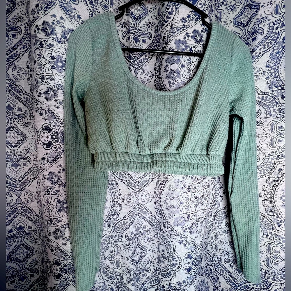 FOREVER 21 SAGE GREEN BRALETTE CROP TOP THICK FABRIC